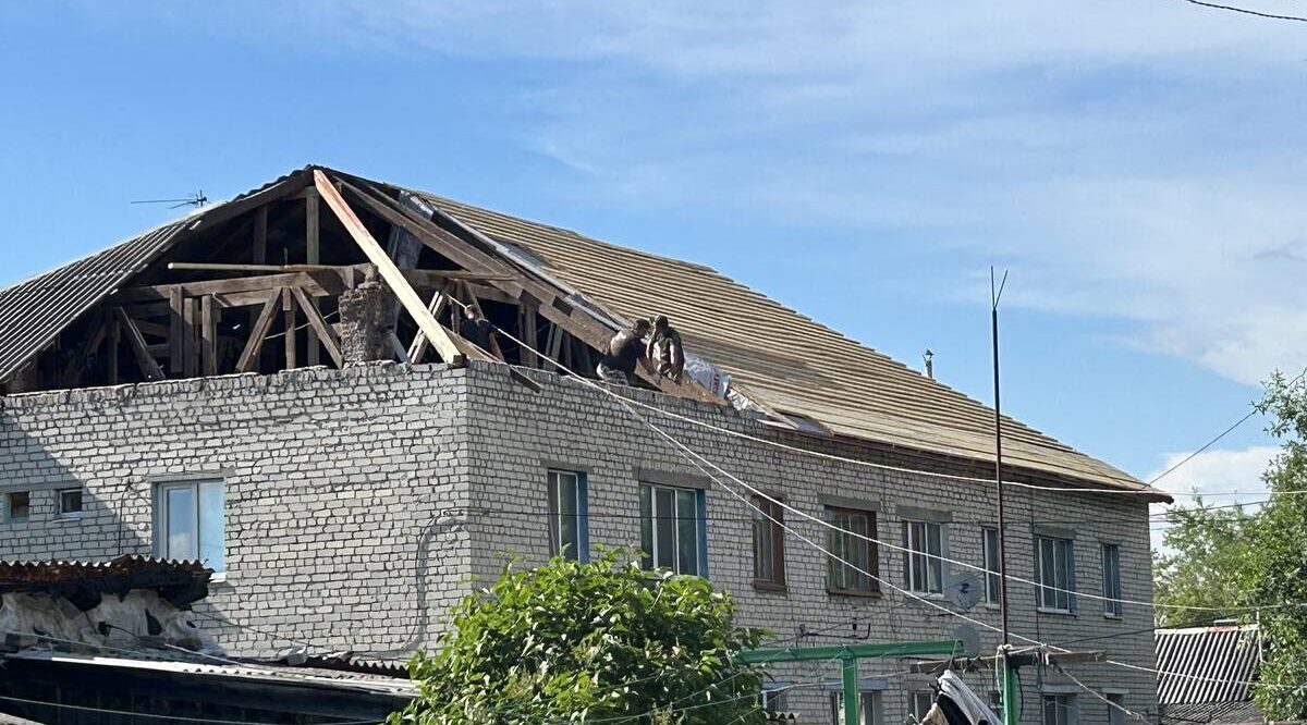 В брянском поселке Локоть капитально отремонтируют кровли шести домов