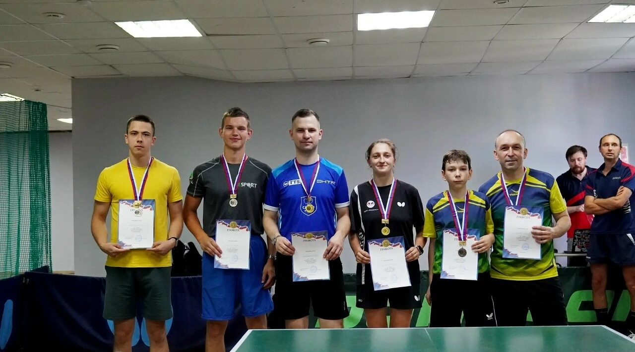 В Брянске соревнования по настольному теннису объединили спортсменов различных регионов