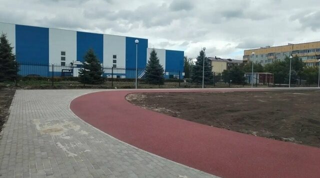 В Трубчевске Брянской области благоустраивают спортивную площадку