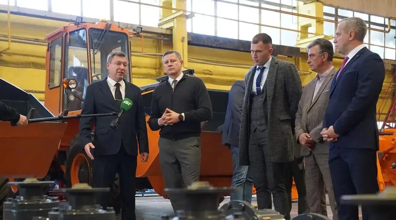 Егор Ковальчук посетил еще одно значимое предприятие «Амкодор-Брянск»