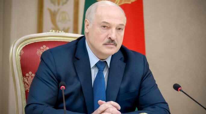 Лукашенко поблагодарил Ковальчука за помощь белорусам после атак БПЛА